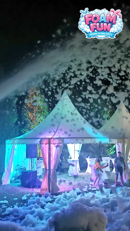 Noćni event pod šatorom u peni