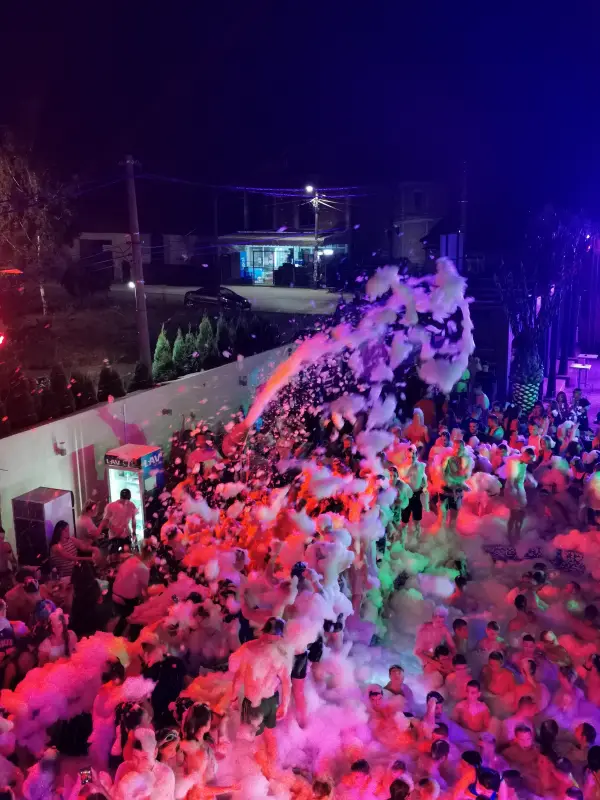 Noćna žurka u peni